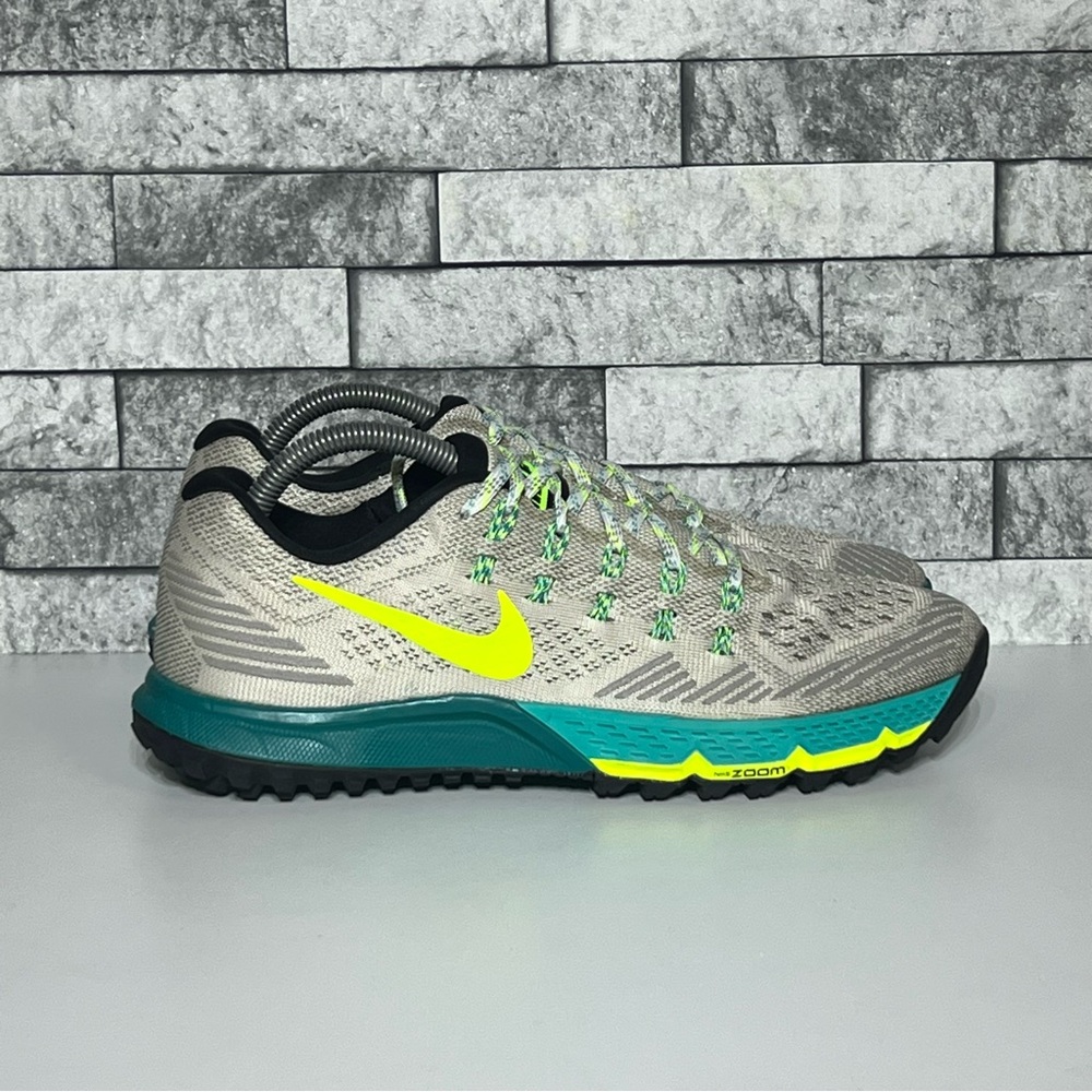 Nike Air Zoom Kiger 3 Women’s 9.5 Gray Green Athletic Shoes
